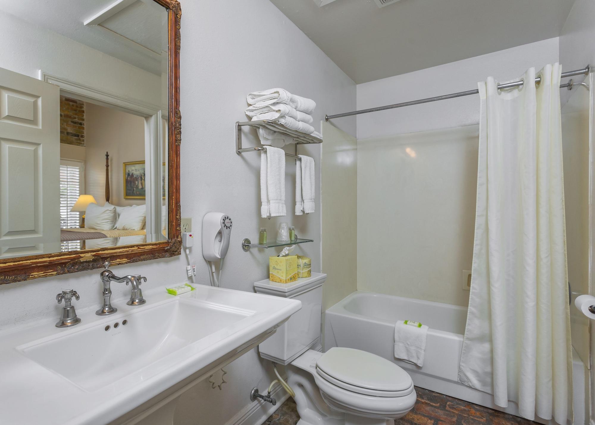 Hotel Courtyard By The French Quarter 3*