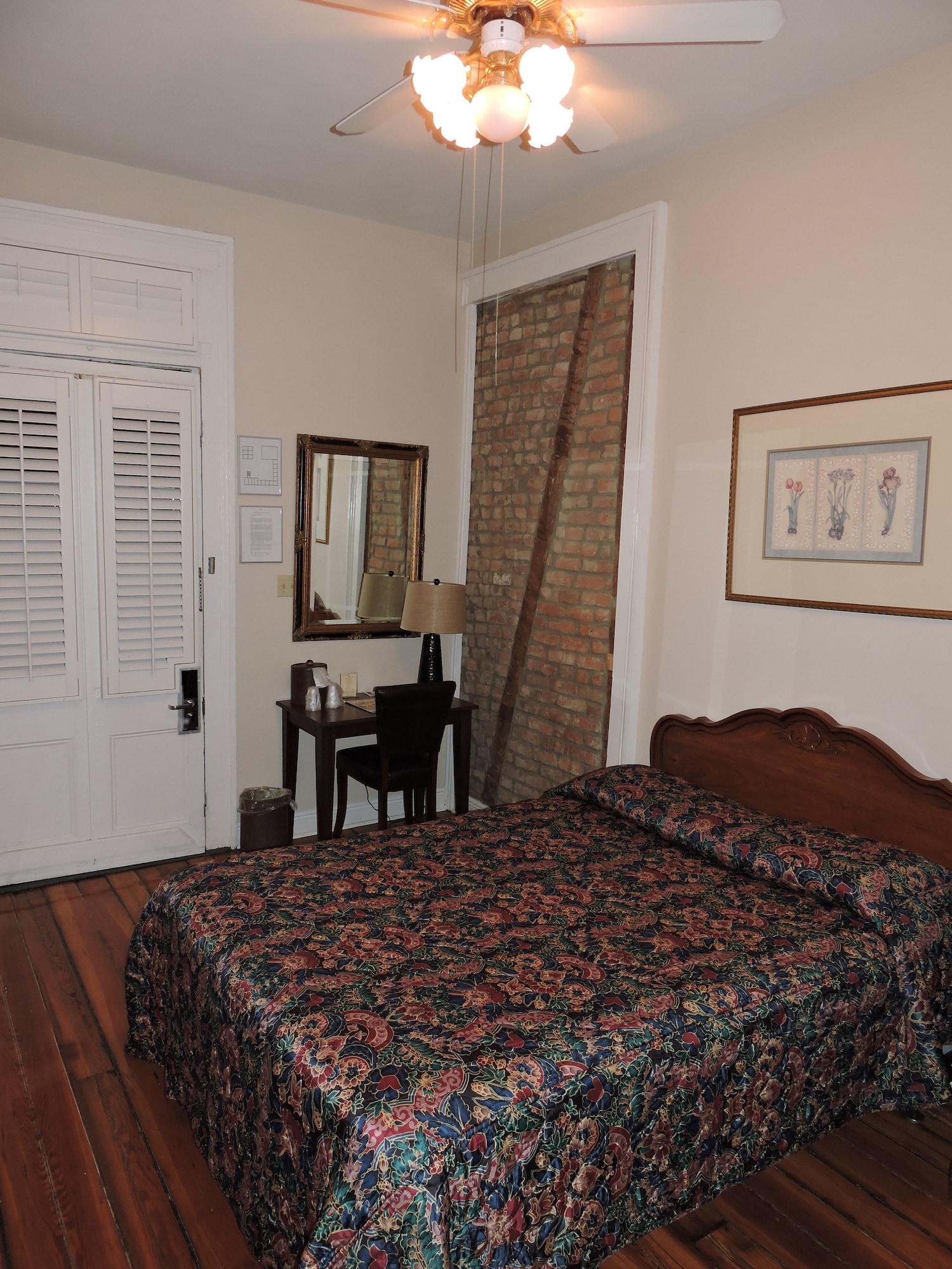 Hotel Courtyard By The French Quarter