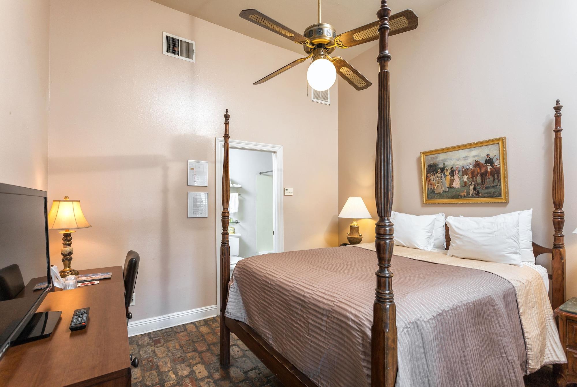 Courtyard By The French Quarter Hotel 3*