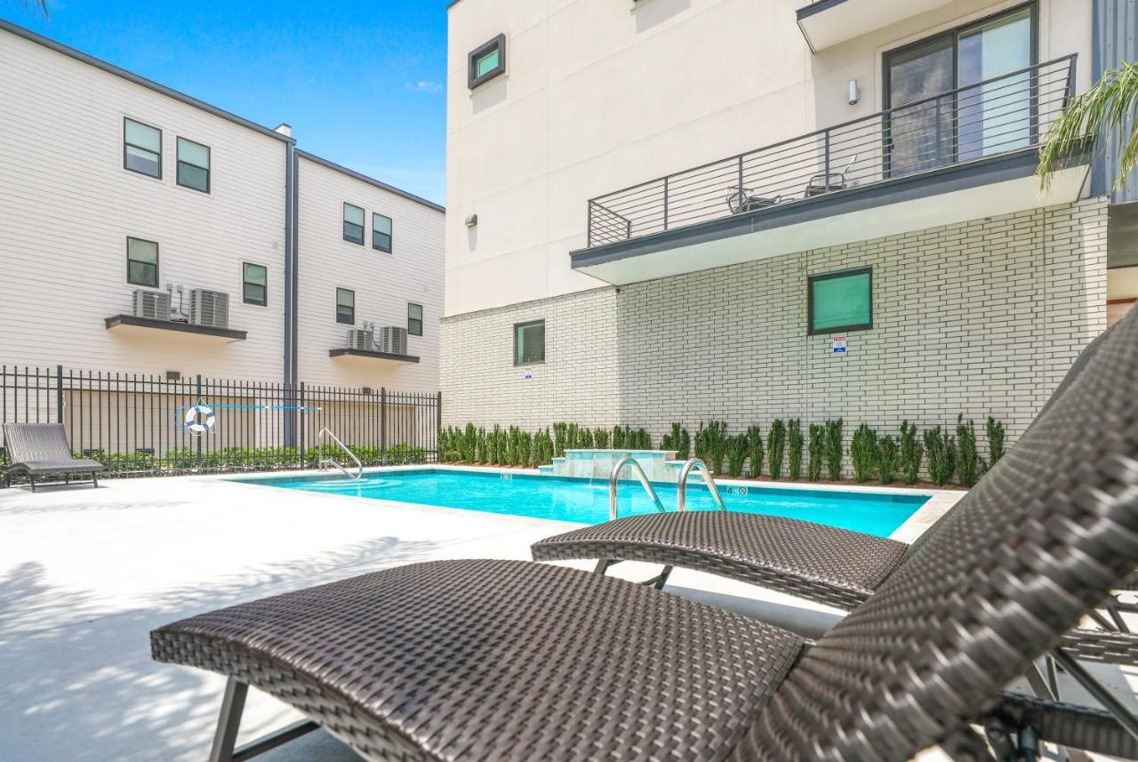 Private Townhouse In A Secure Location
