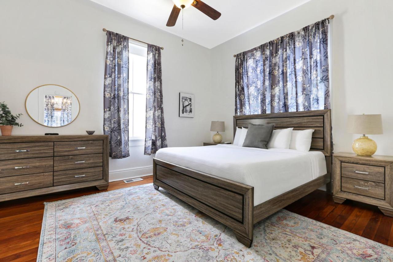 Uptown Spacious 4bd/3ba With Historic Charm *