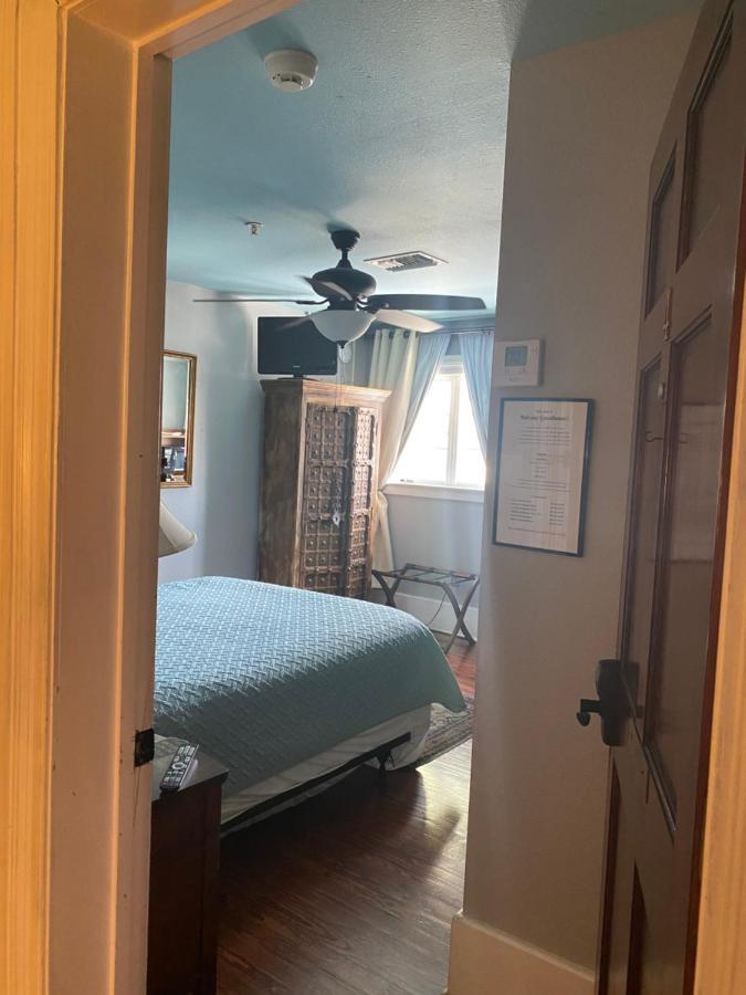 Bed & Breakfast Balcony New Orleans