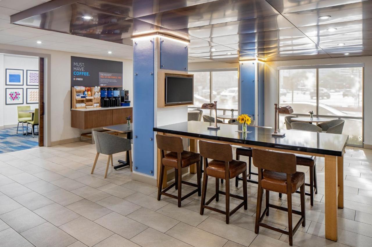 Express Downtown By Ihg Hotel