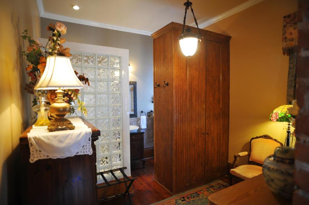 Bed & Breakfast Hh Whitney House - A On The Historic Esplanade 4*