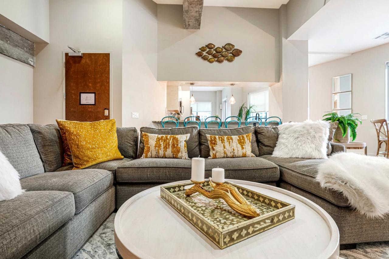 Apartment 2 Bedroom Elegant In Downtown *