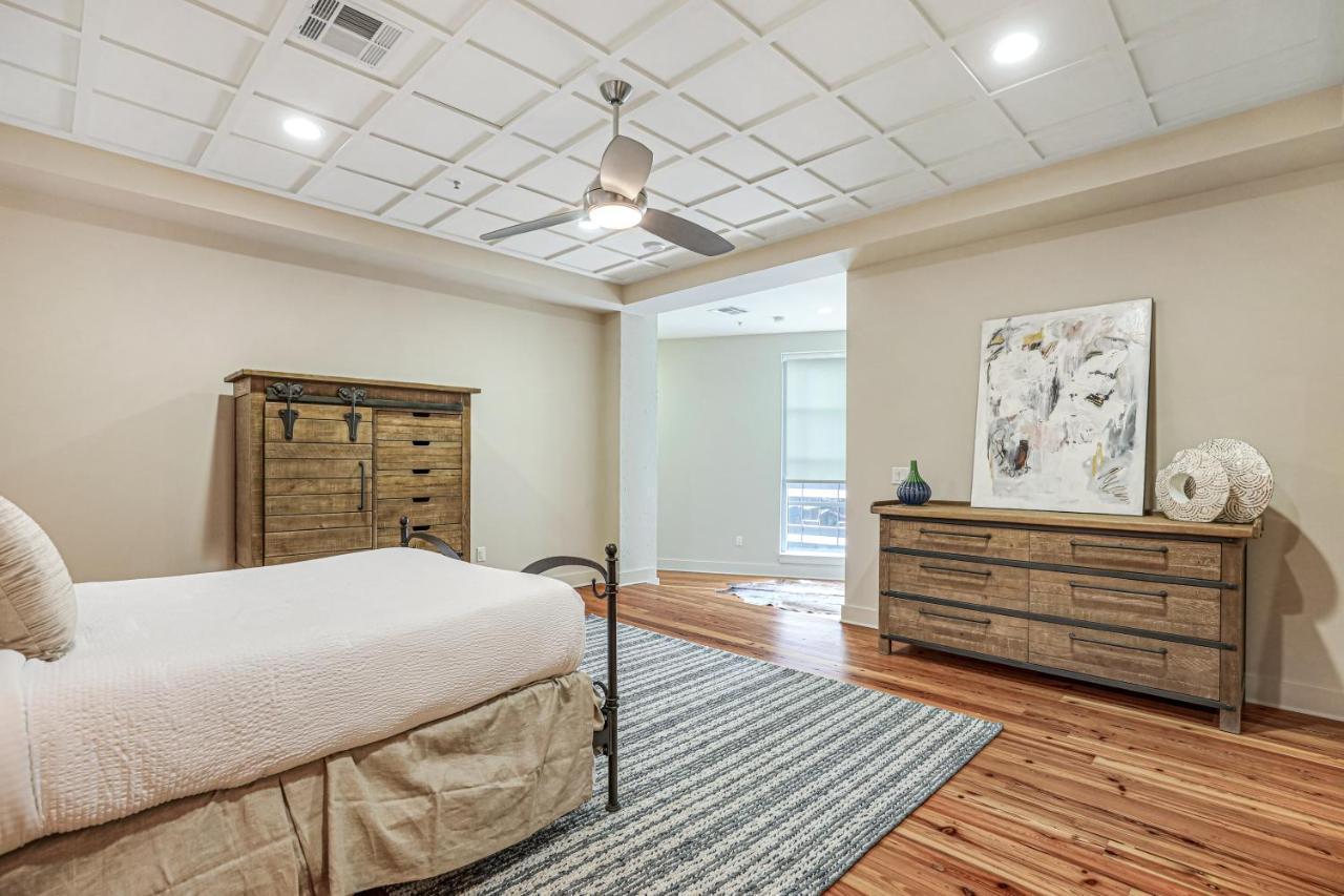 2 Bedroom Elegant In Downtown Apartment New Orleans