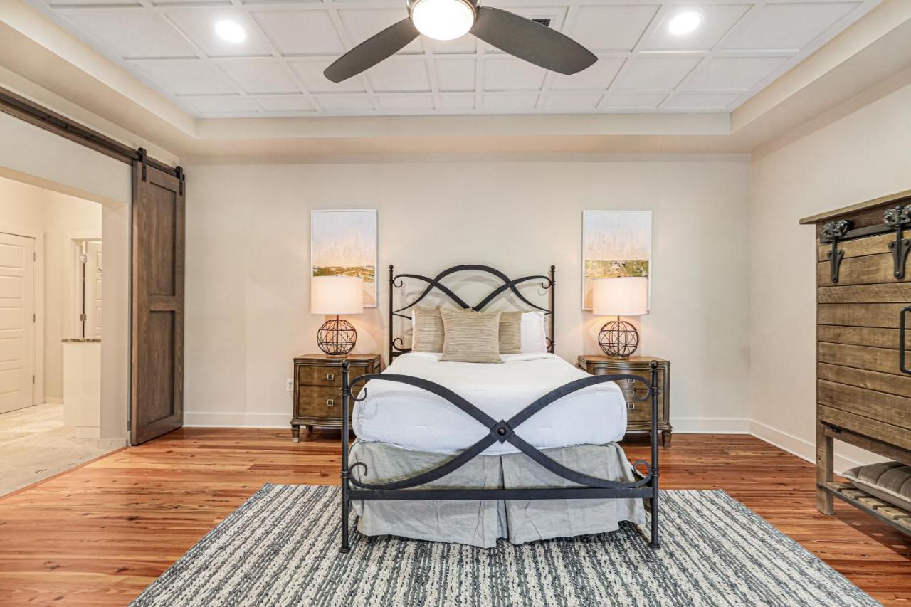 2 Bedroom Elegant In Downtown * New Orleans