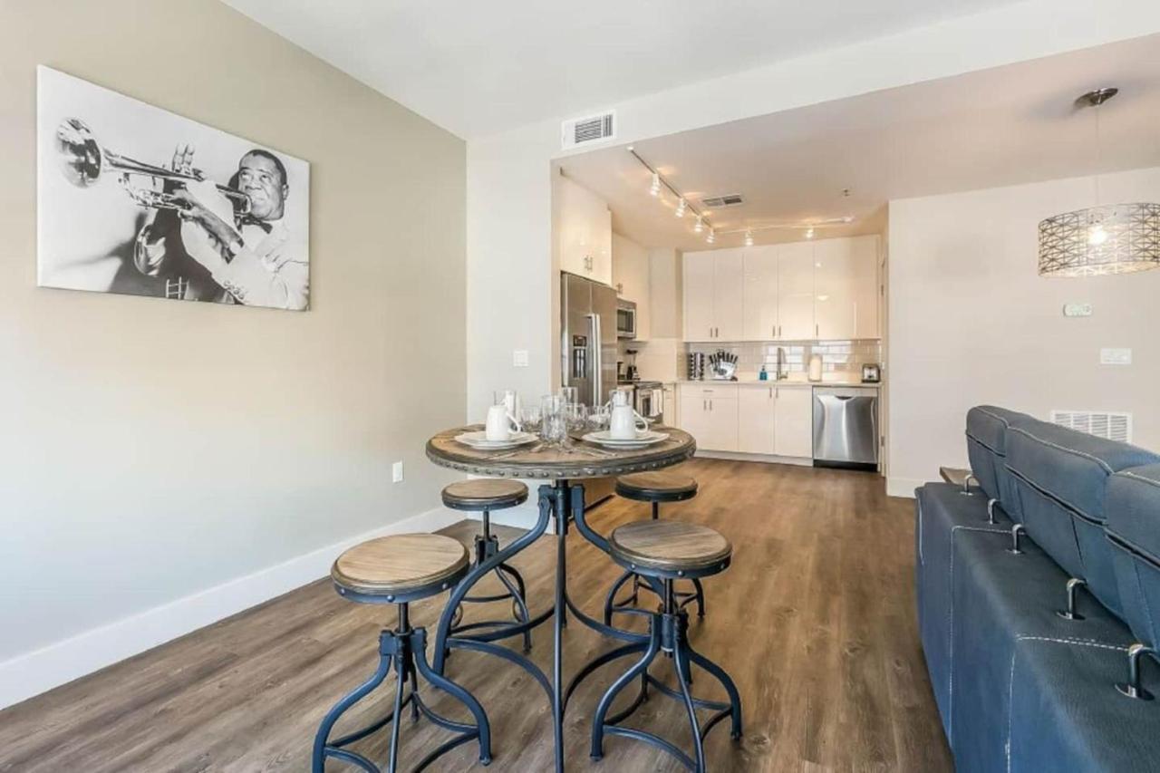 Spacious Modern Near French Quarter Apartment