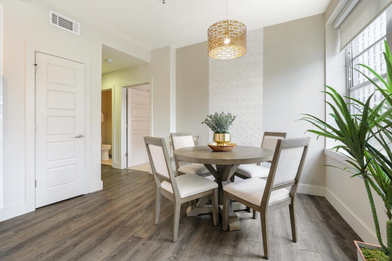 Apartment 2 Bedroom Elegant In Downtown *