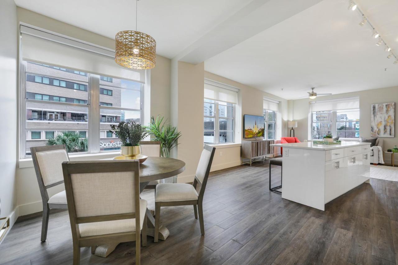 2 Bedroom Elegant In Downtown Apartment New Orleans