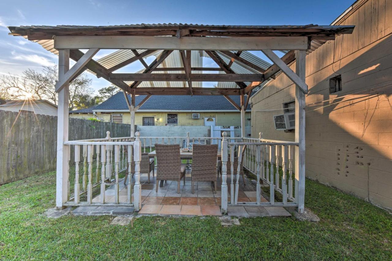 Charming With Gazebos! Holiday home New Orleans