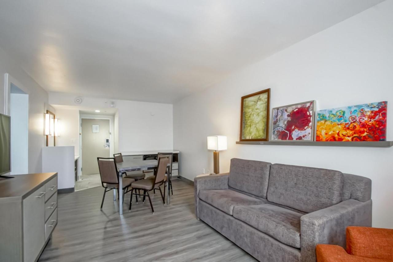 Hotel Country & By Radisson, I-10 East, La 2*