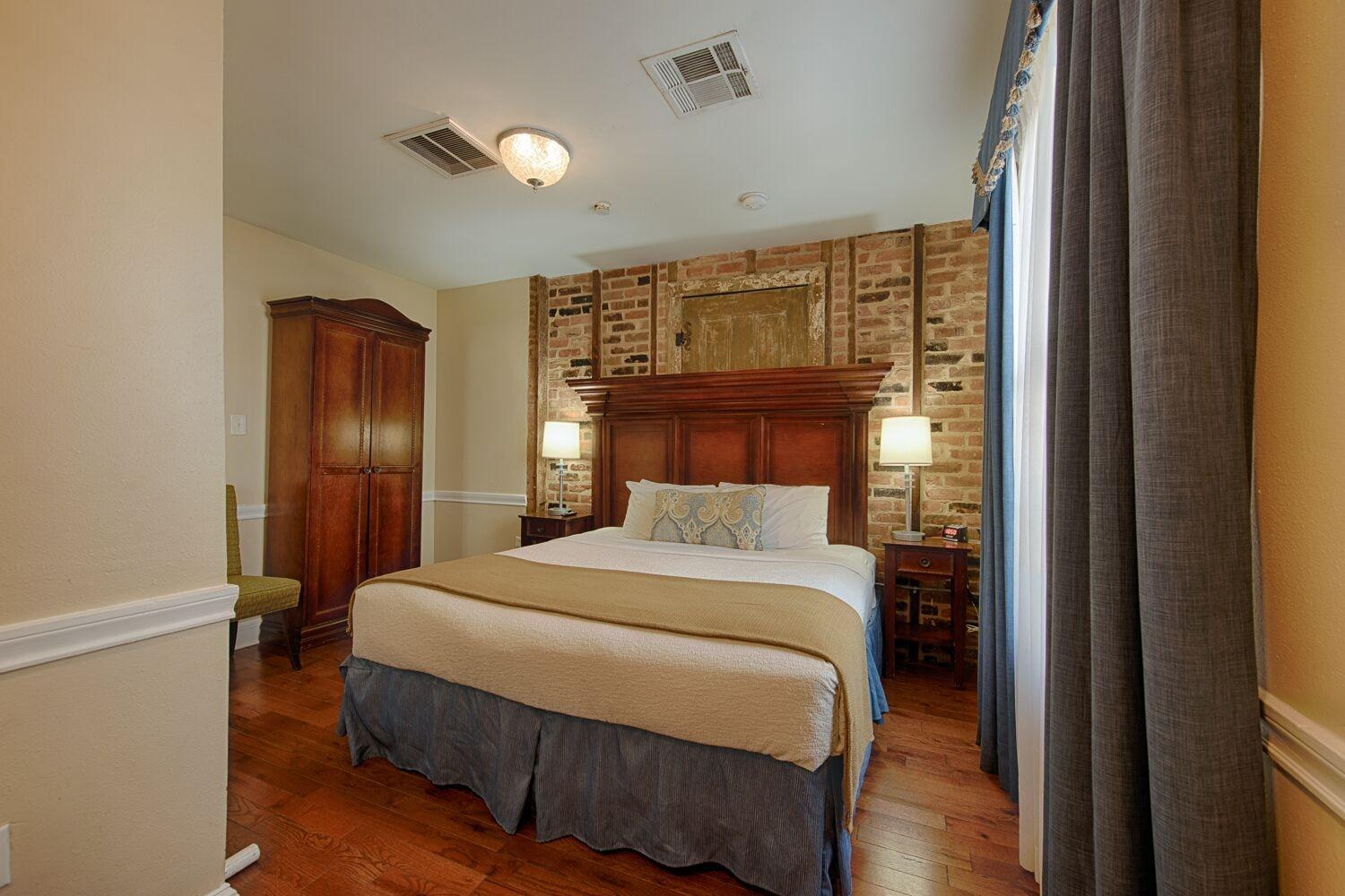Hotel St. Pierre French Quarter 3*