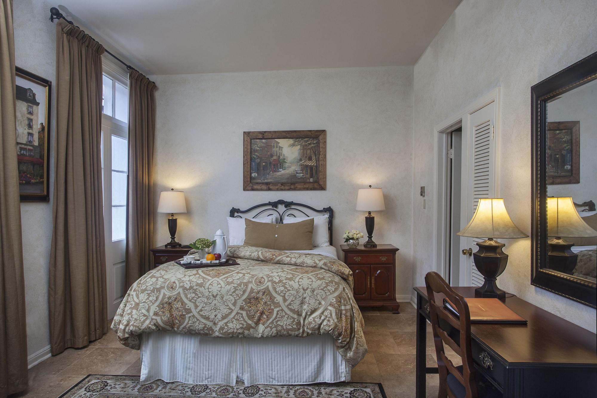 Chateau Hotel 3*