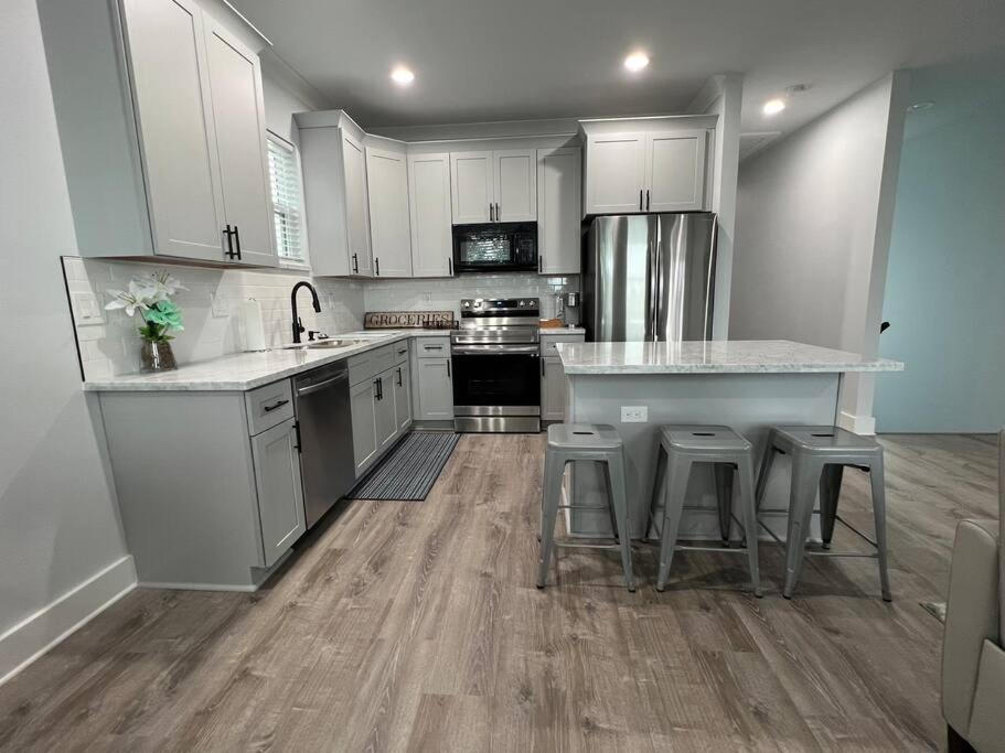 Bywater St Claude Area With Charm! 3 Miles From The French Quarter *