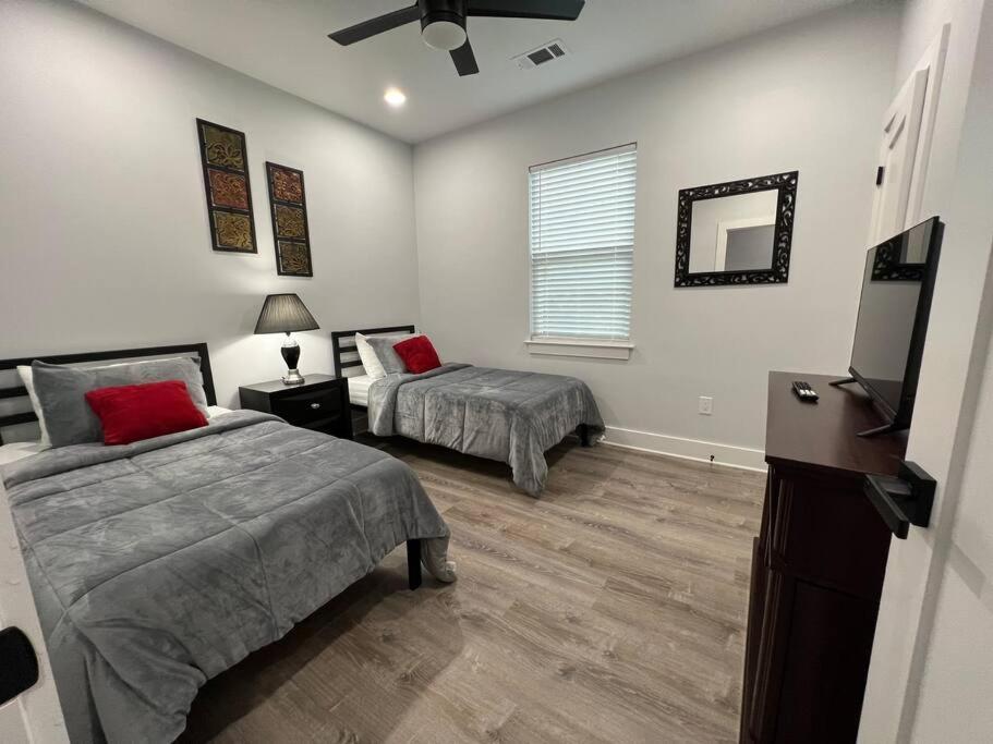 Bywater St Claude Area With Charm! 3 Miles From The French Quarter Apartment