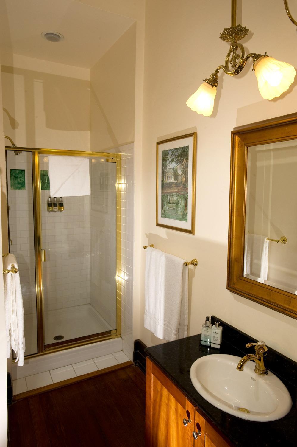 Canal Street 3*