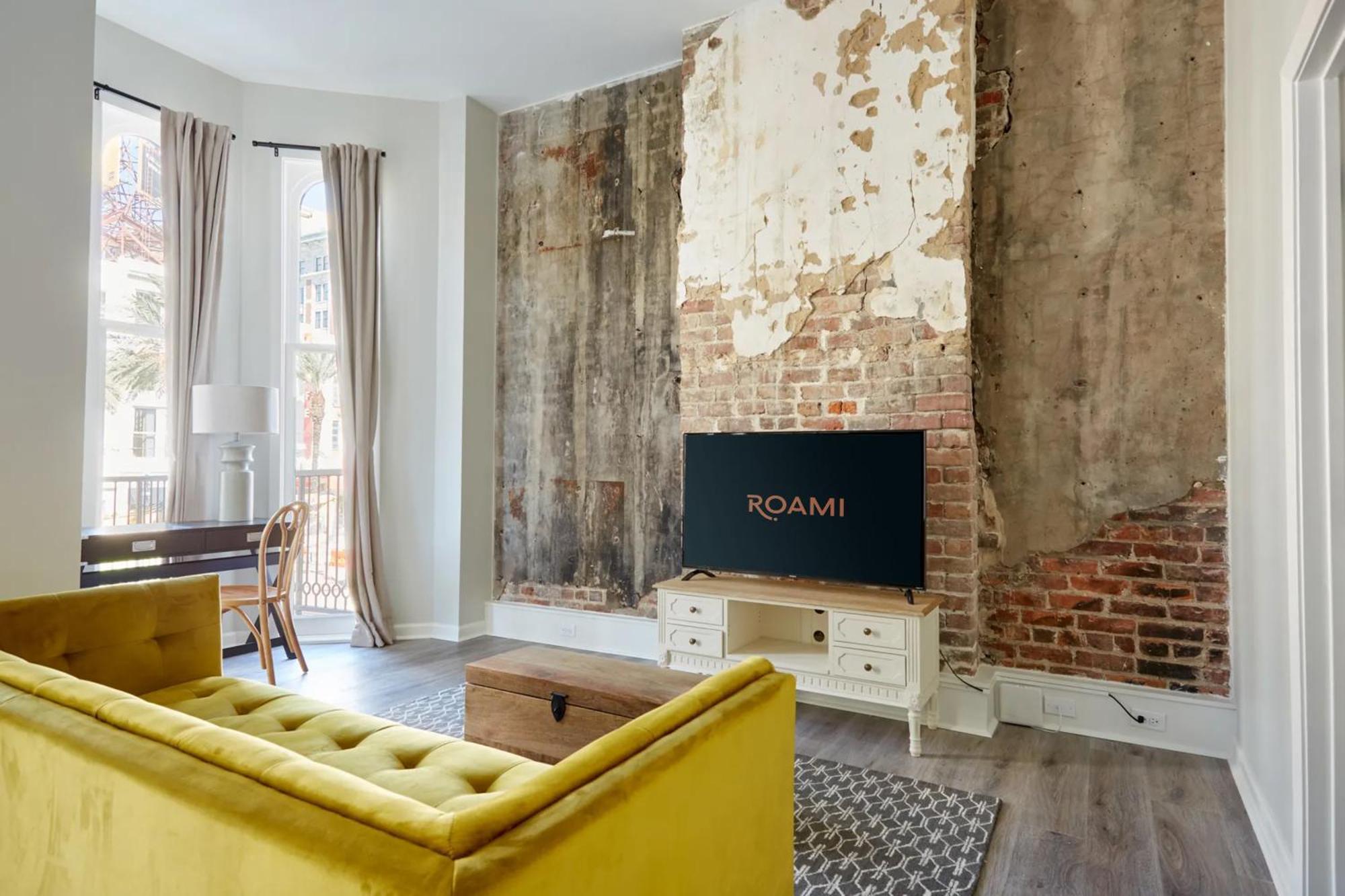 Apartment Roami At Canal Quarters