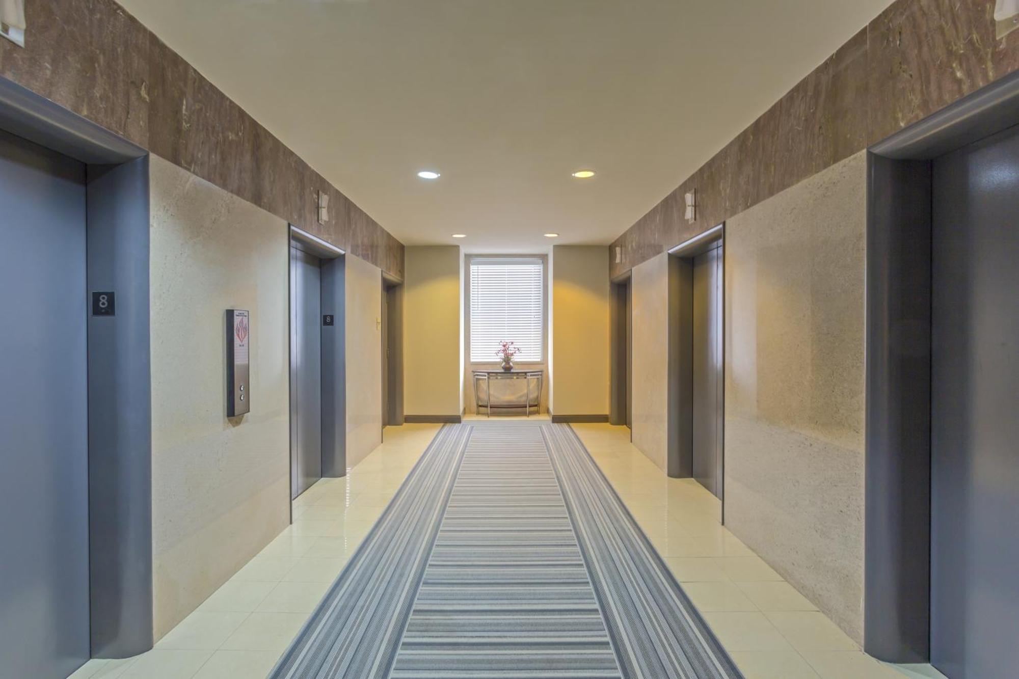 Spacious Modern Near French Quarter Apartment *