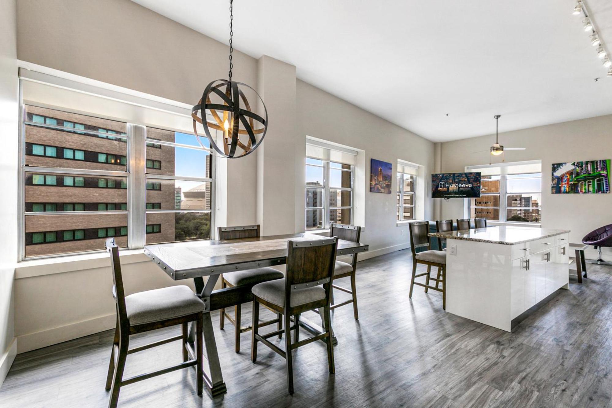 2 Bedroom Elegant In Downtown New Orleans