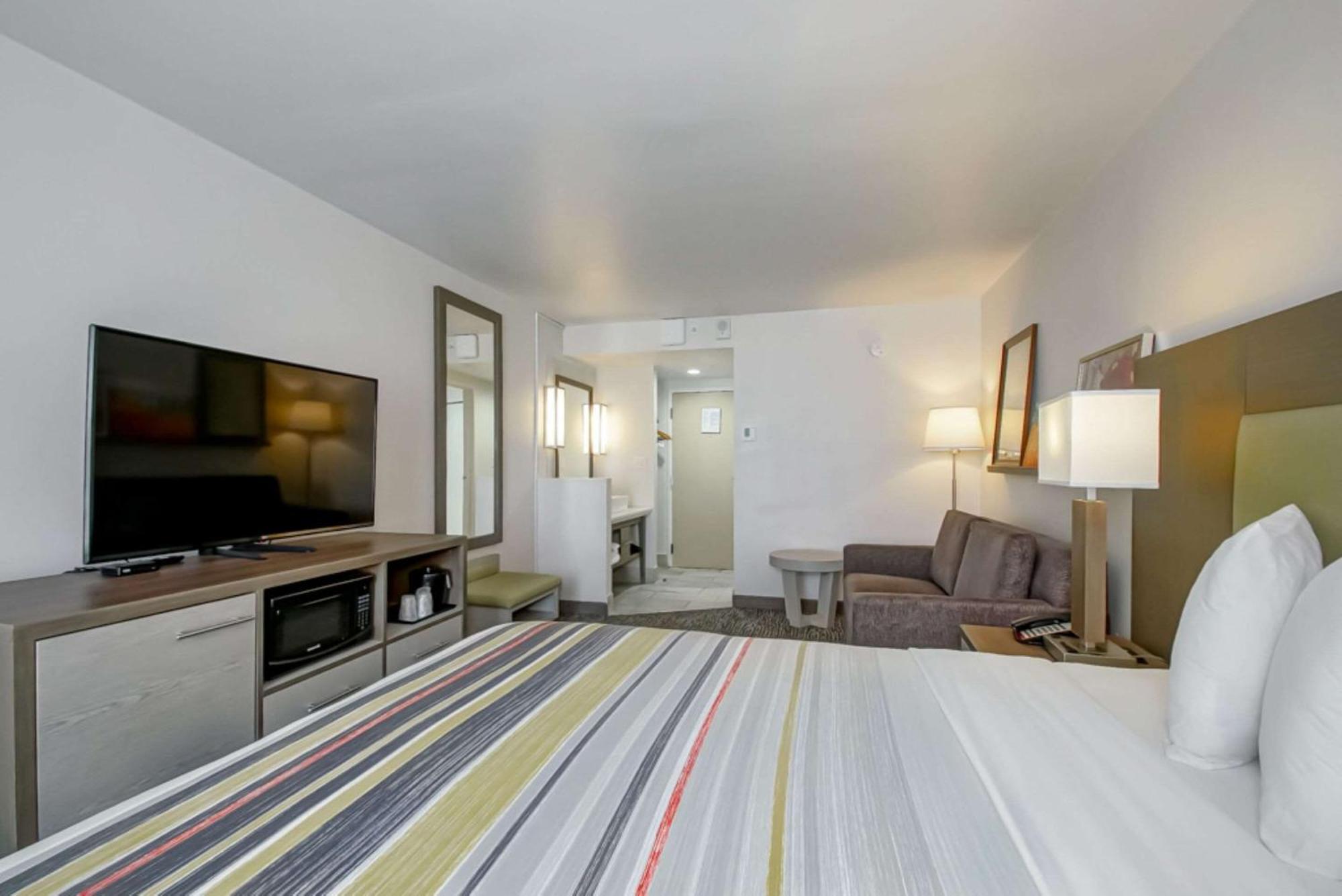 Country & By Radisson, I-10 East, La 2* New Orleans