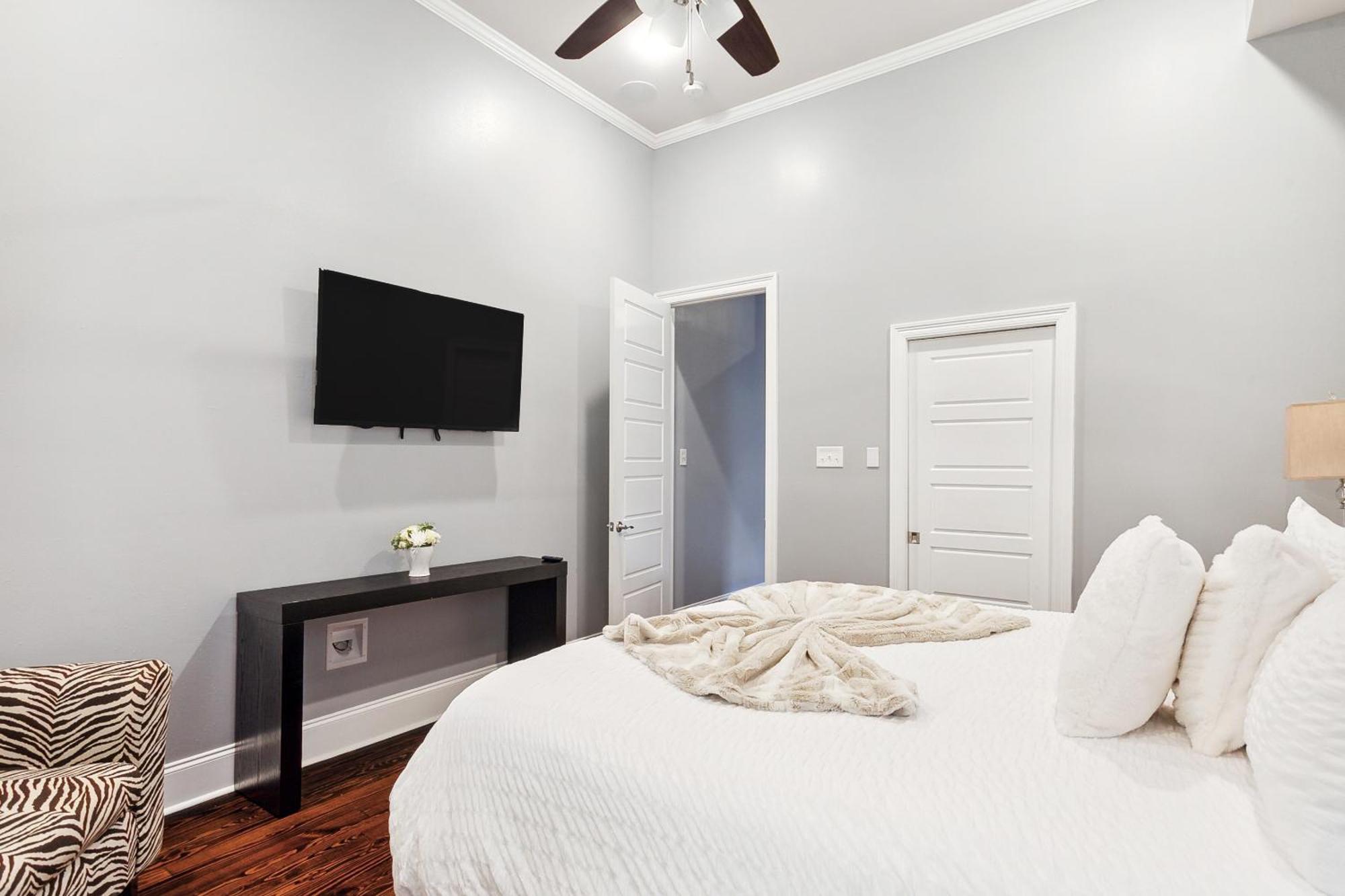 Amazing 3bedroom Townhome, In Historic Dryade City *
