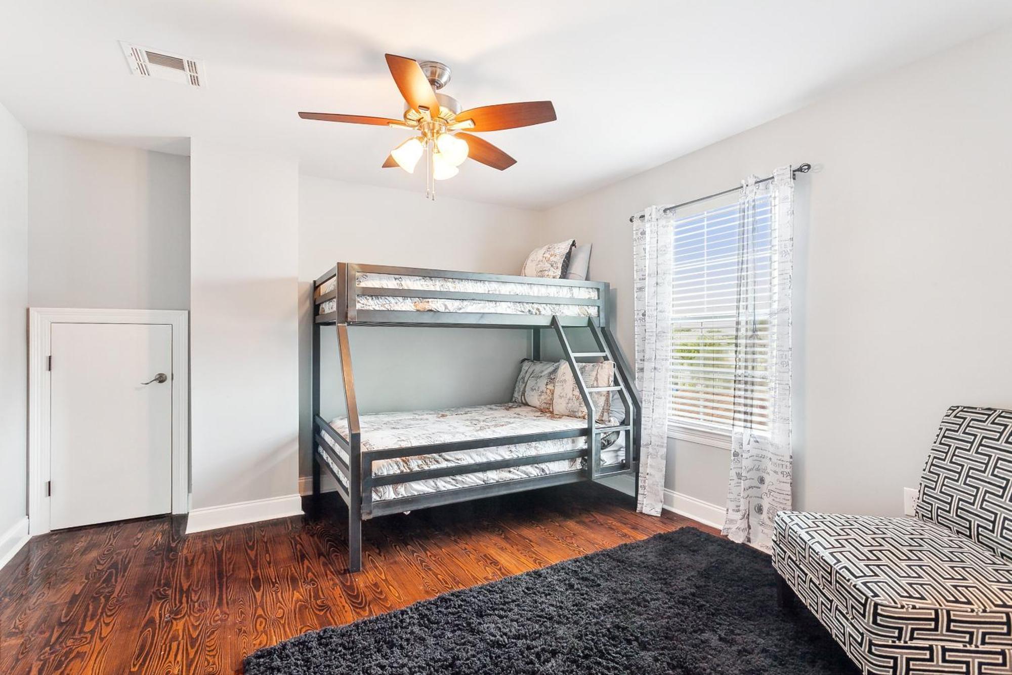 Amazing 3bedroom Townhome, In Historic Dryade City * New Orleans
