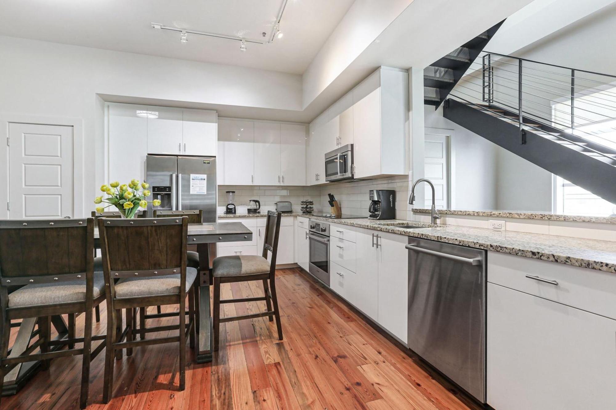 Apartment Upscale And Penthouses Close To Canal And Bourbon St New Orleans