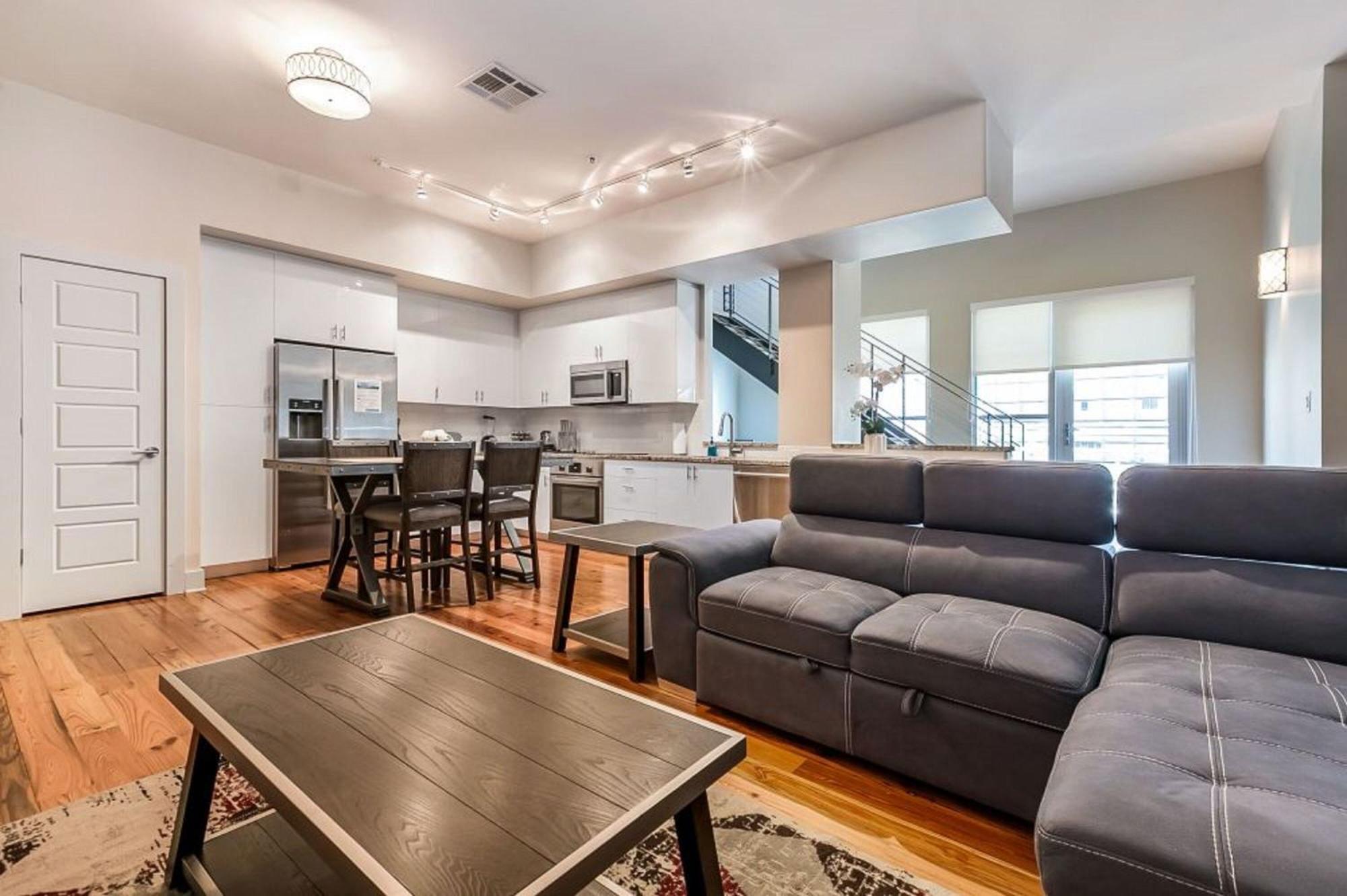 Upscale And Penthouses Close To Canal And Bourbon St * New Orleans