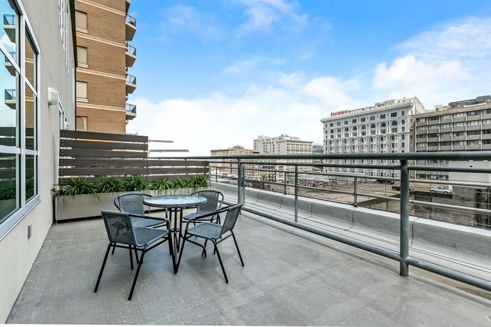 Apartment Upscale And Penthouses Close To Canal And Bourbon St New Orleans