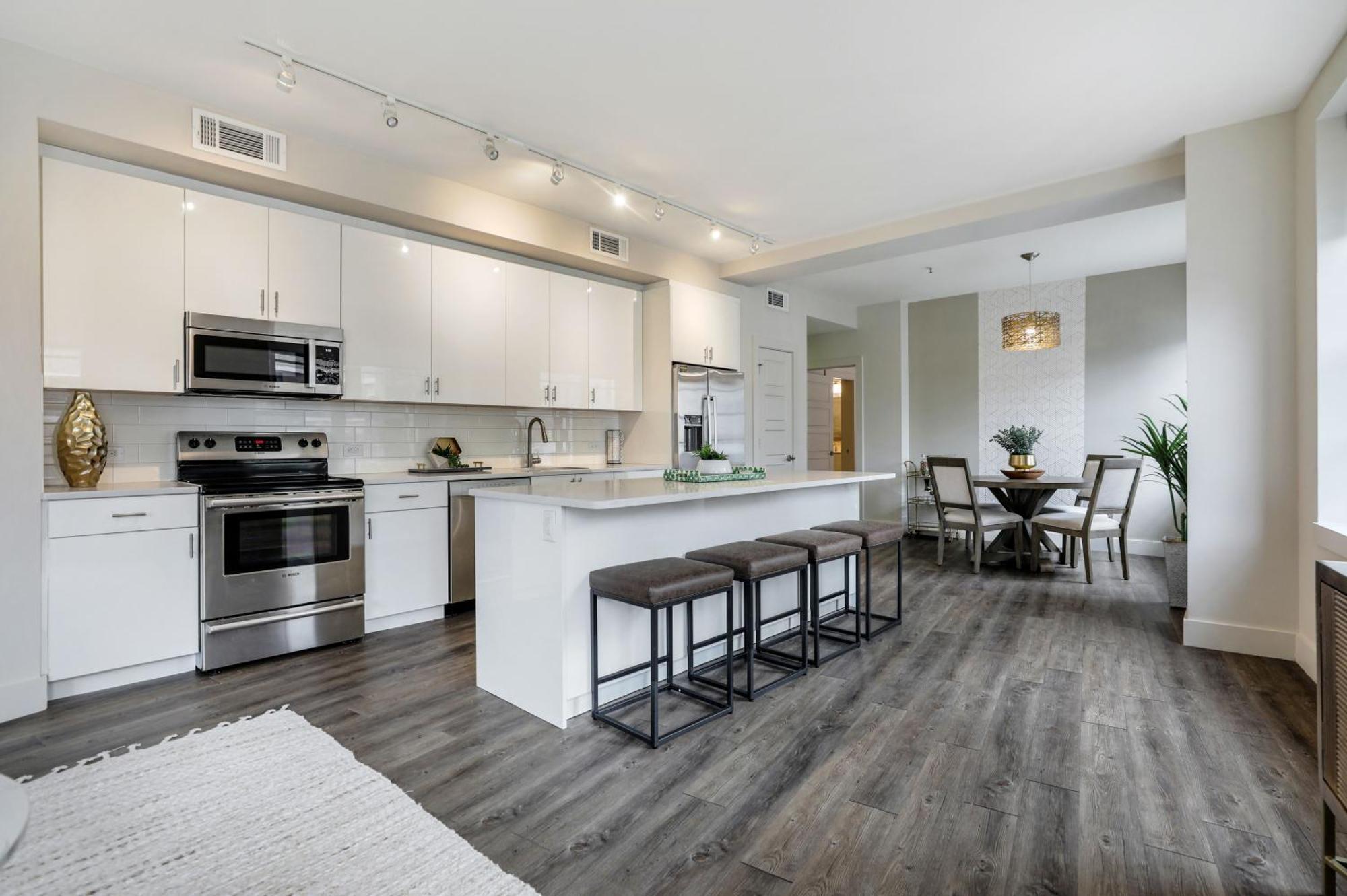 Apartment Upscale And Penthouses Close To Canal And Bourbon St *