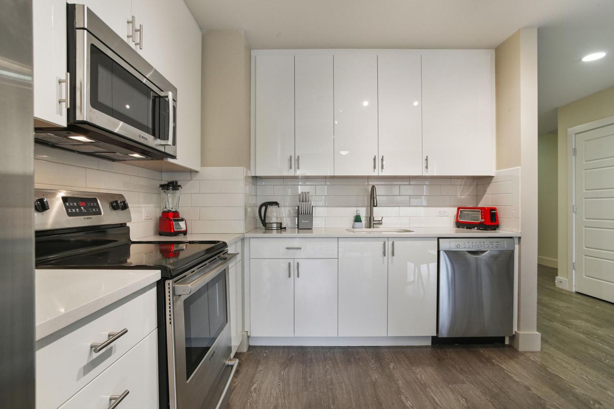 Upscale And Penthouses Close To Canal And Bourbon St *