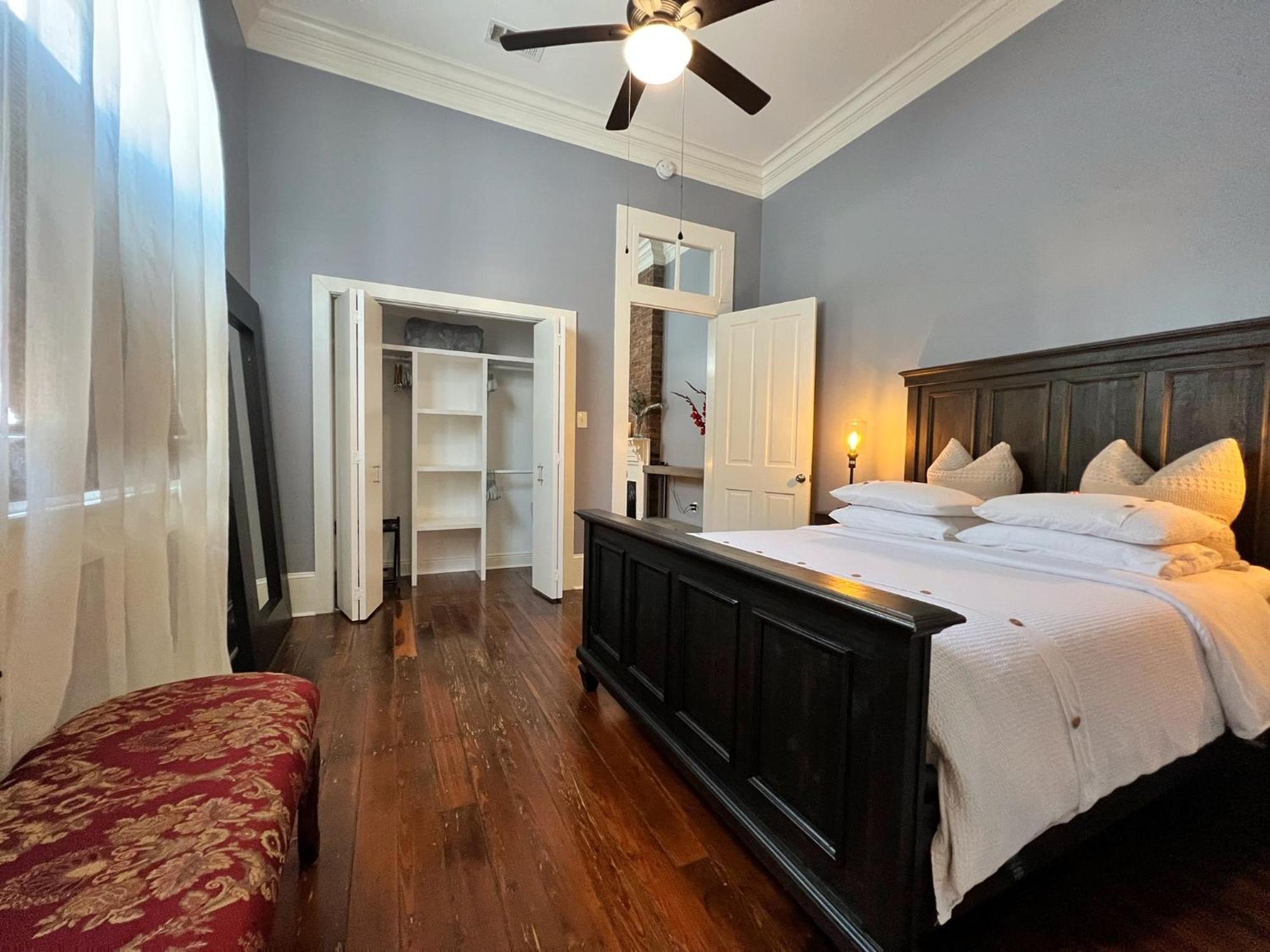 Holiday home Luxury Historic Shotgun In Lower Garden District