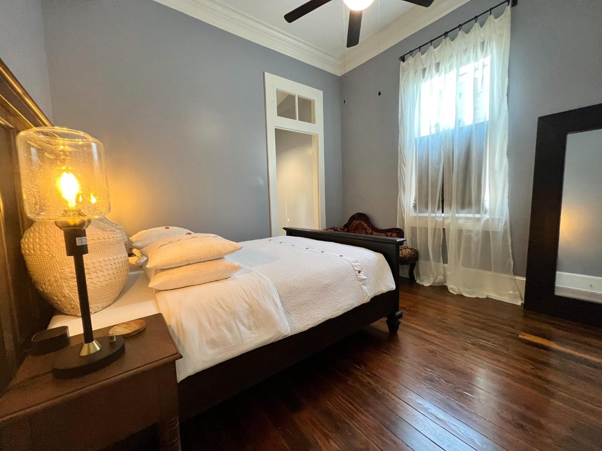 Luxury Historic Shotgun In Lower Garden District New Orleans