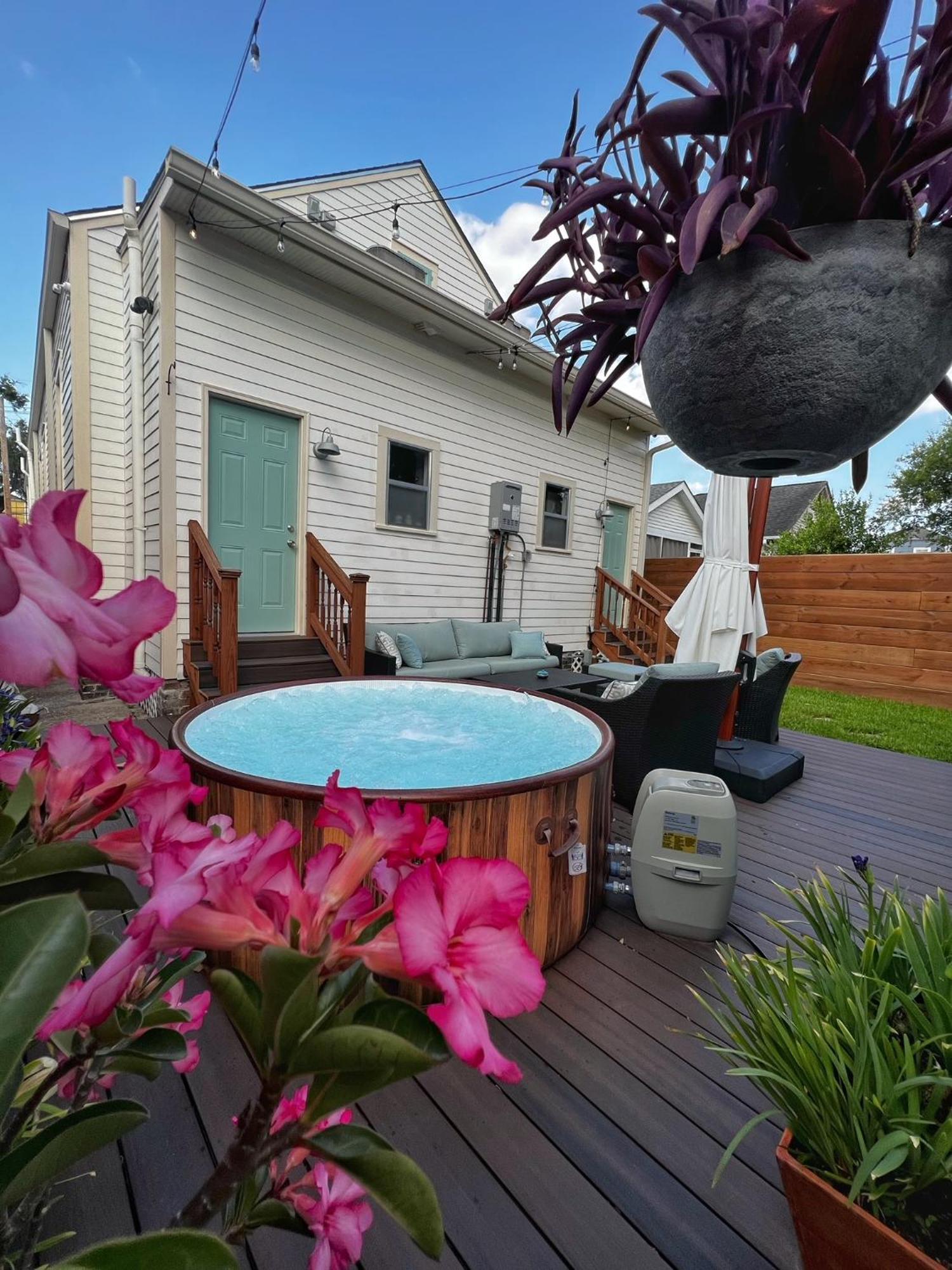 Luxury Historic Shotgun In Lower Garden District Holiday home