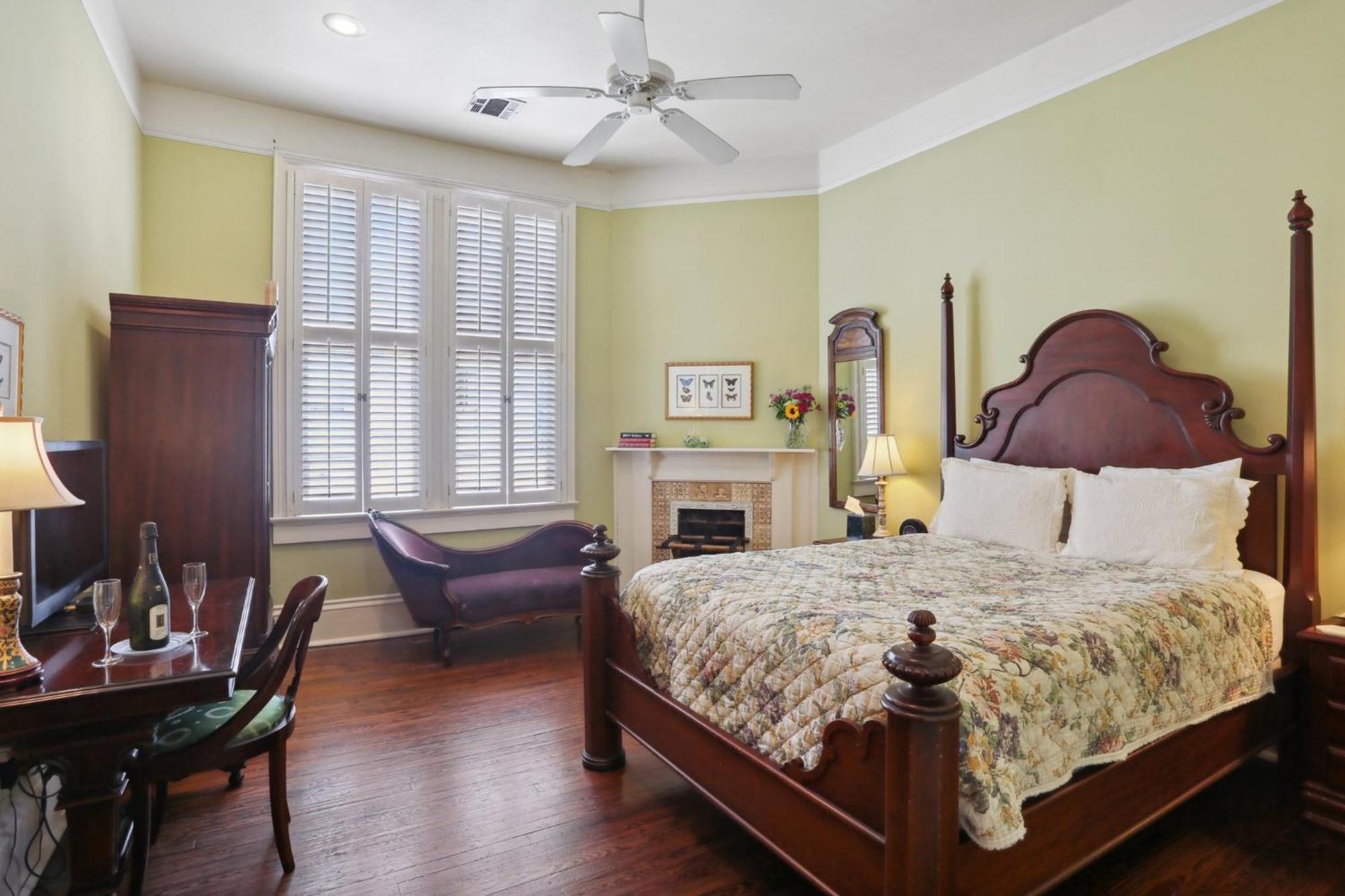 Maison Perrier Bed & Breakfast 4*
