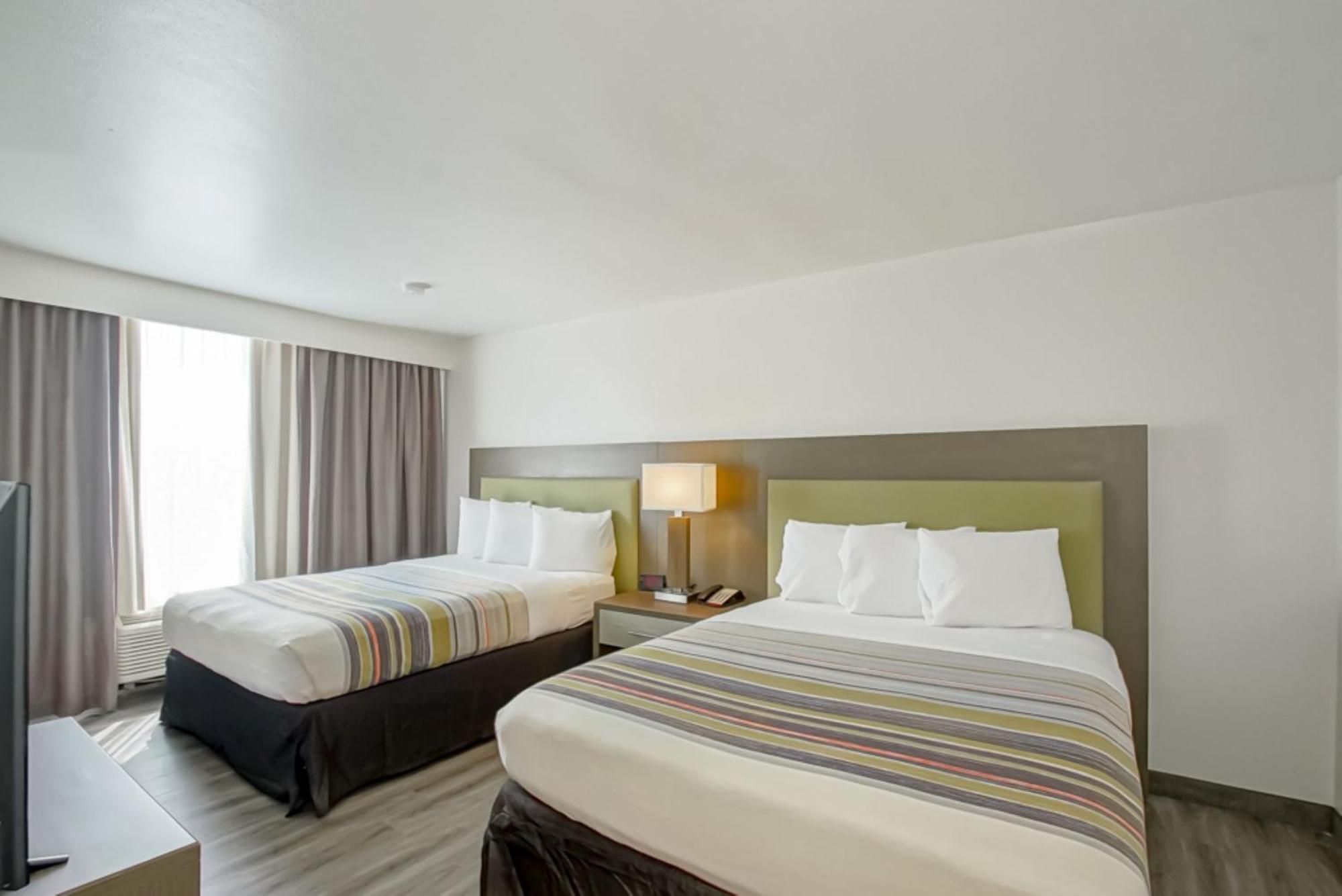 Country & By Radisson, I-10 East, La New Orleans