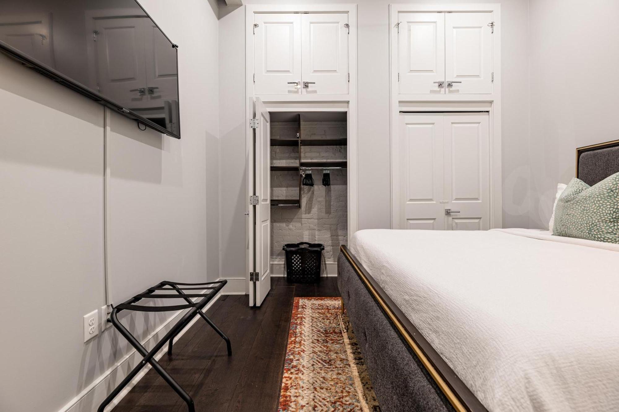 The Crescent Apartment New Orleans