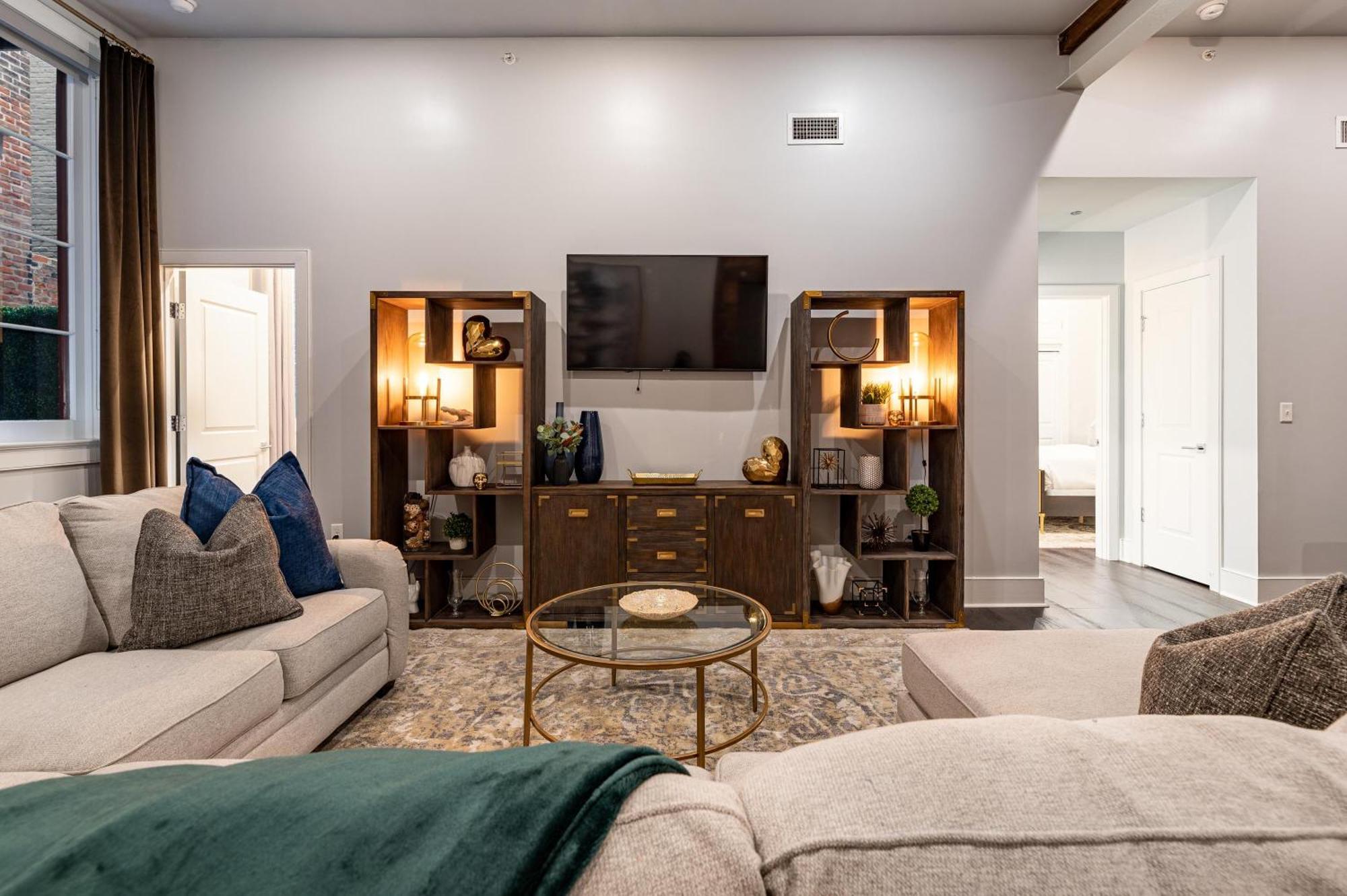 The Crescent Apartment *