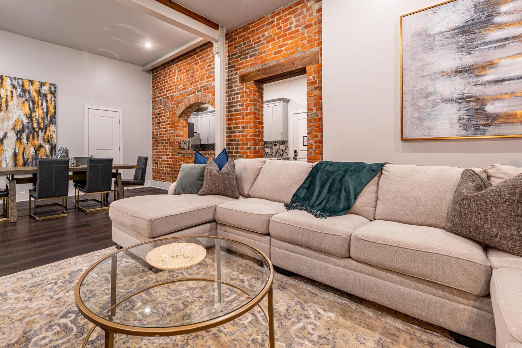 The Crescent Apartment *