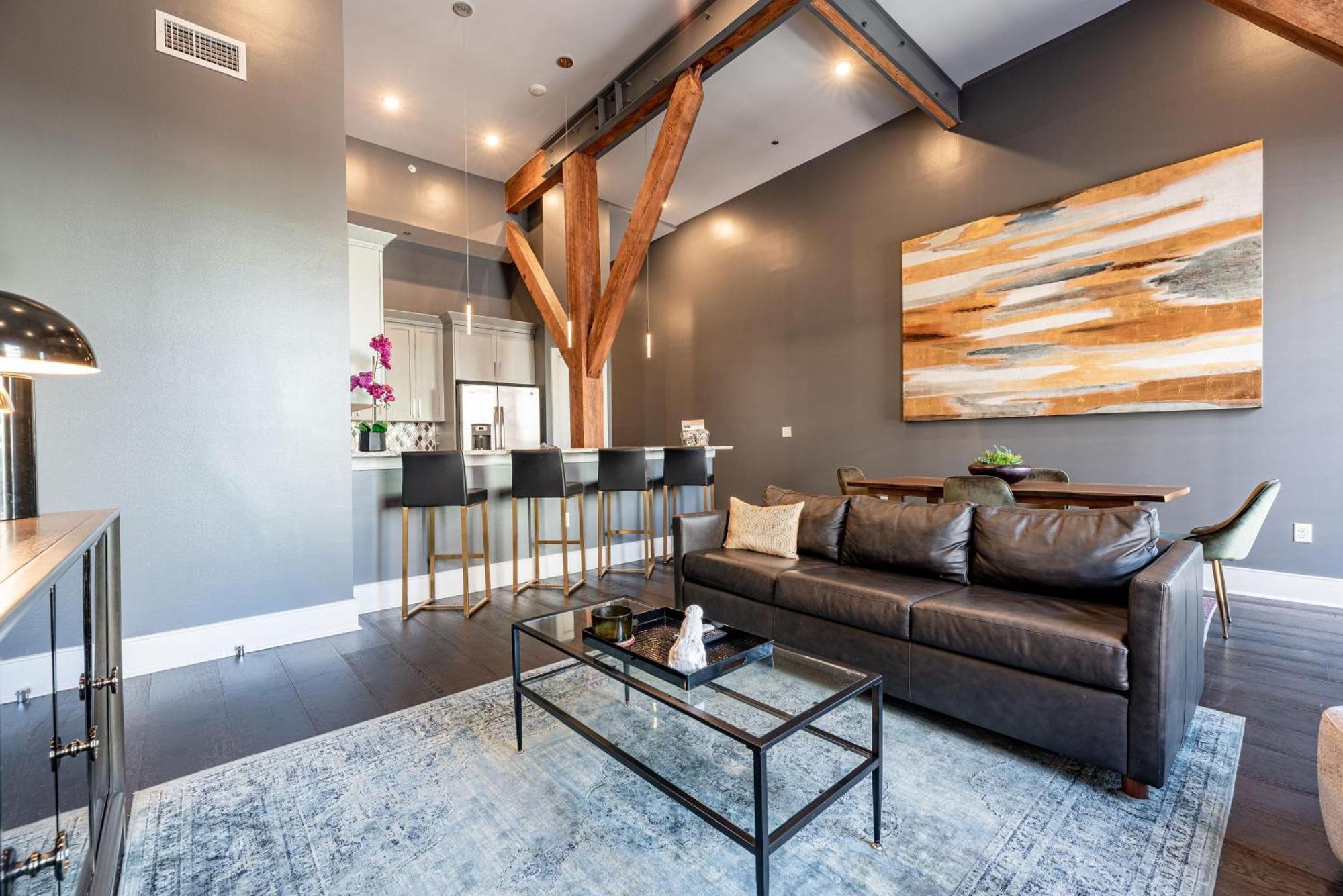 The Iris Apartment