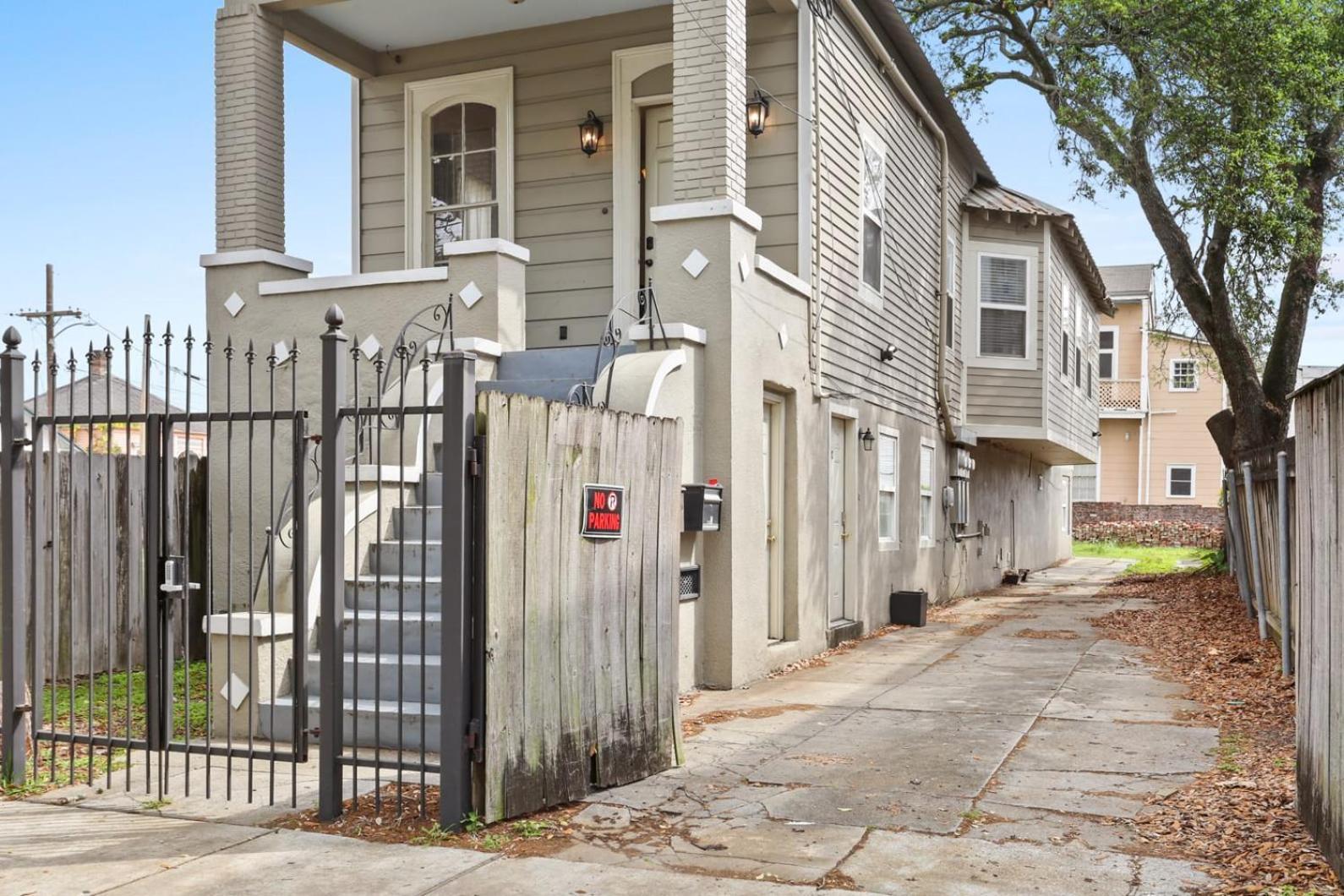Holiday home 3bd Steps To Saint Charles Gated Parking *