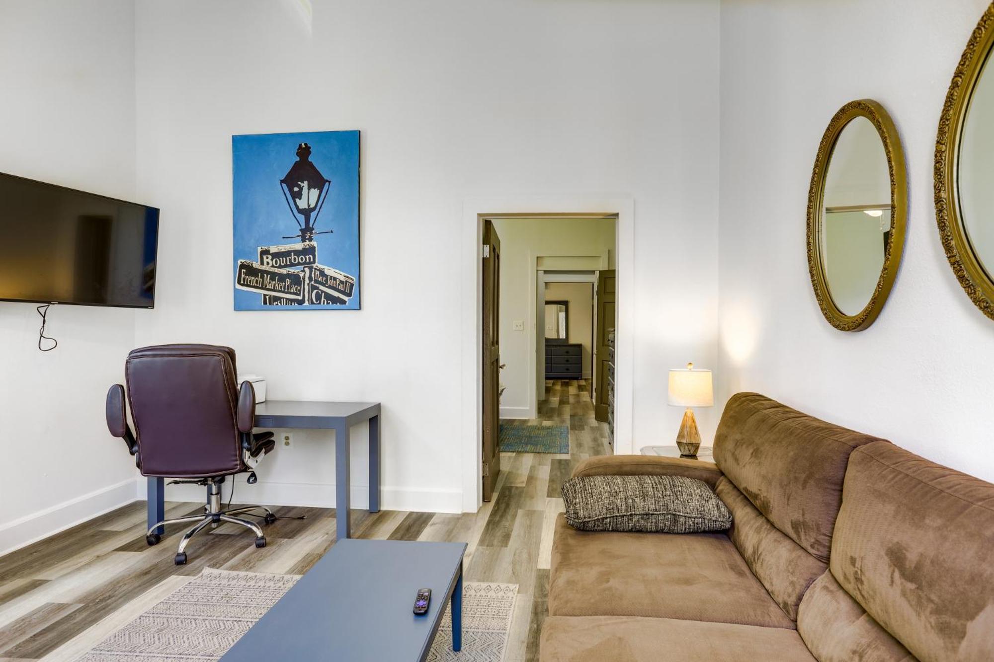 Quaint Duplex 3 Mi To French Quarter Apartment *