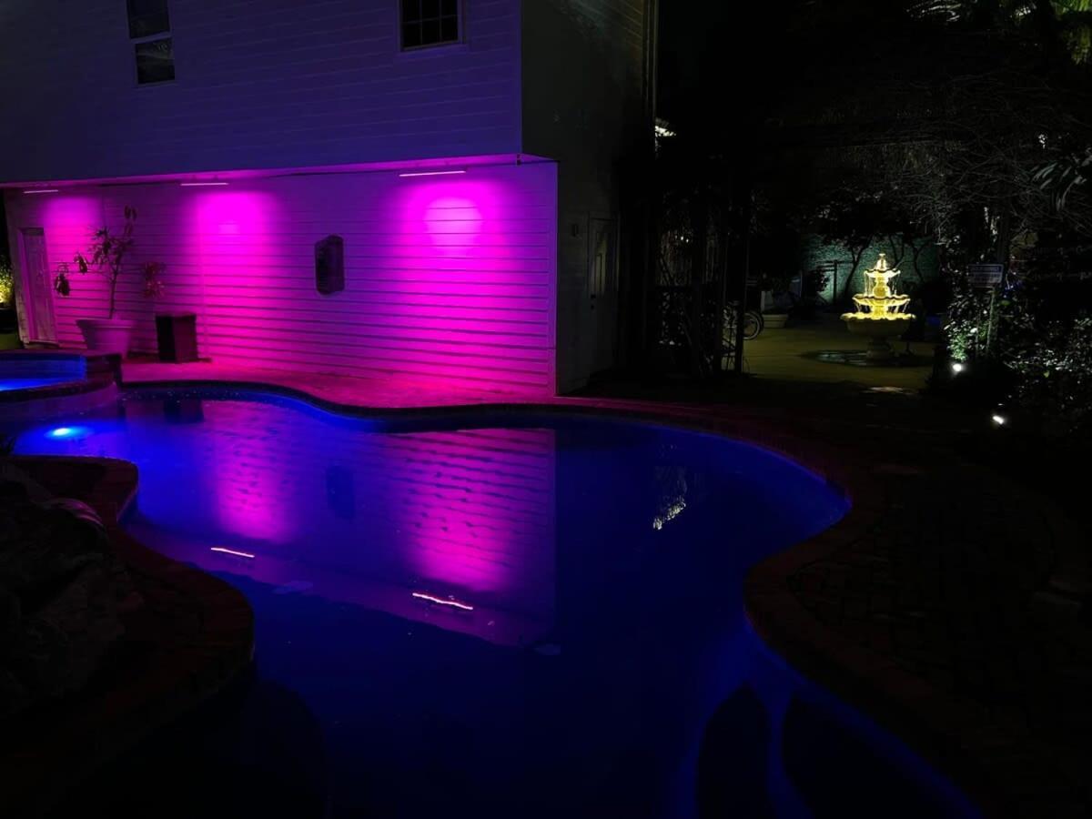 Amazing Modern 5 Bedroom Next To French Qt & Bourbon Apartment *