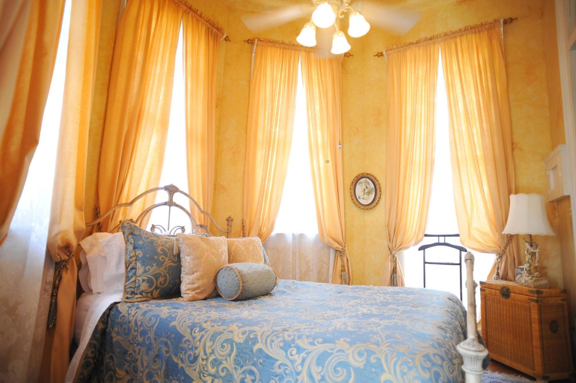 Bed & Breakfast Hh Whitney House - A On The Historic Esplanade 4*