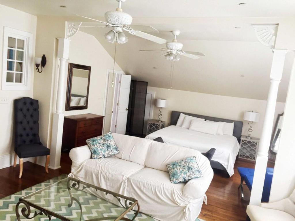 Inn Creole Gardens And