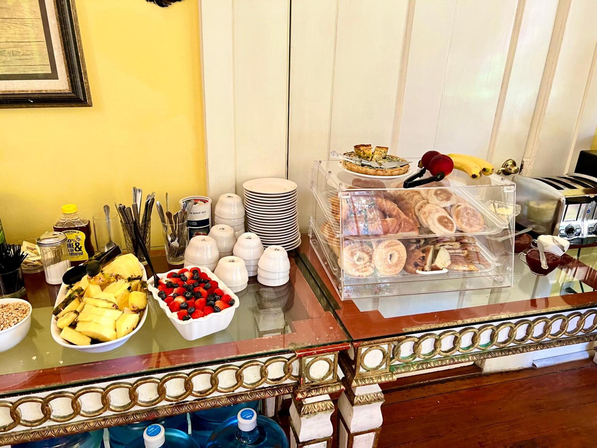 Inn Creole Gardens And
