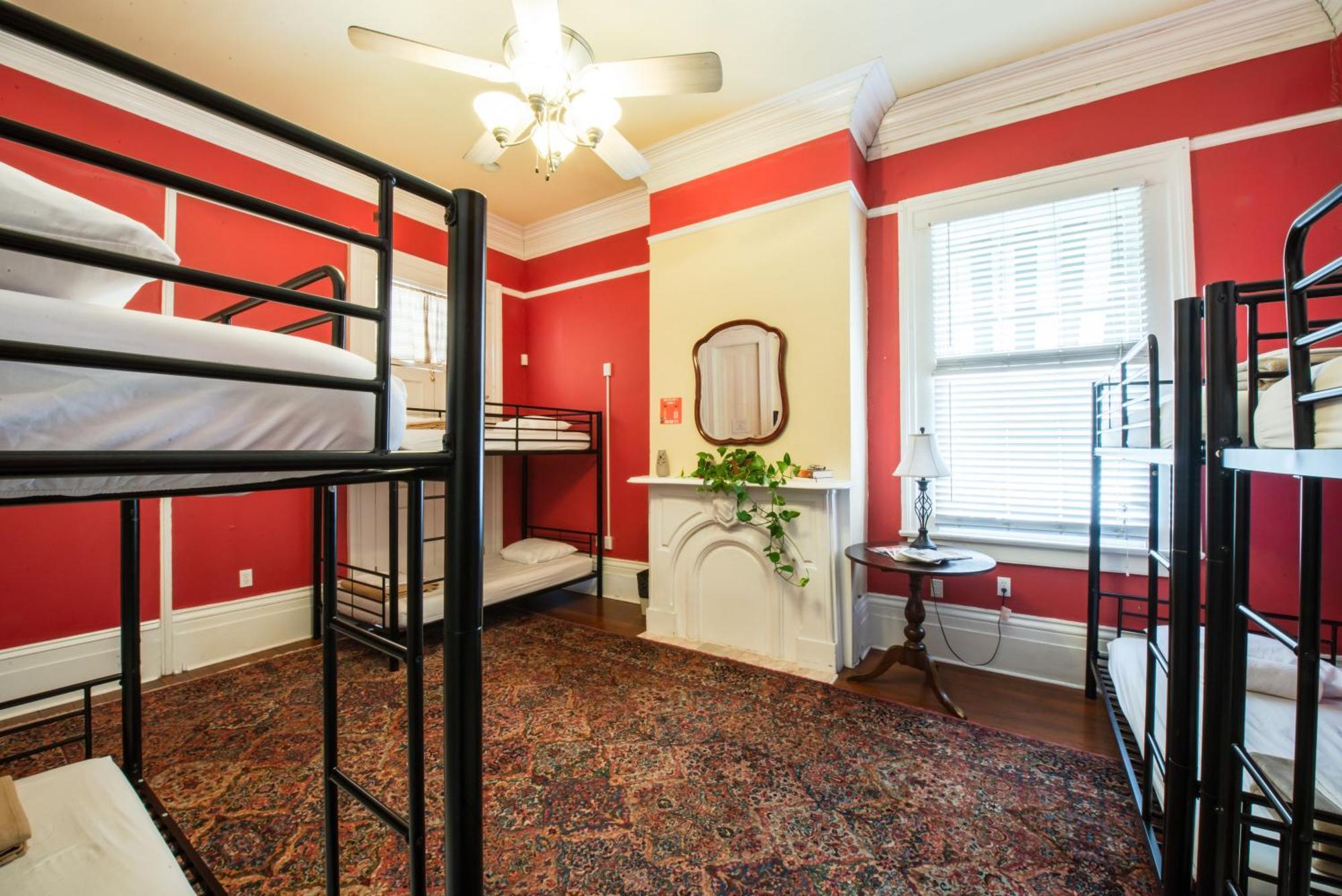 Hostel Auberge Nola