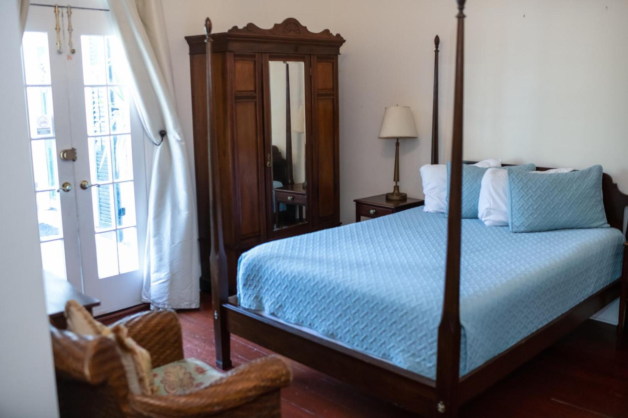 The Esplanade Mansion Bed & Breakfast *