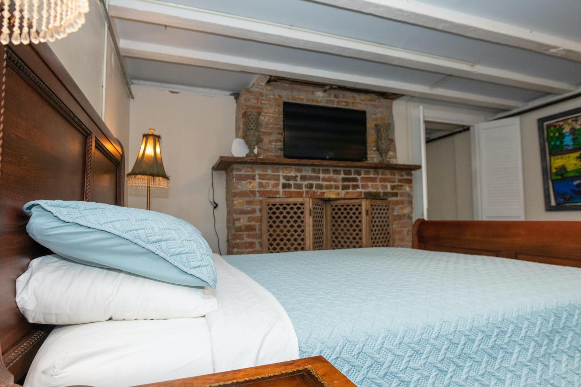 The Esplanade Mansion Bed & Breakfast